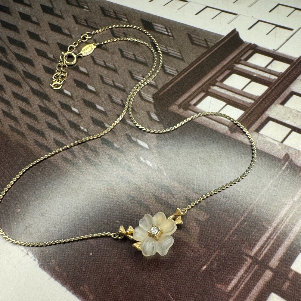 Dior Gold Floral Necklace - Picture 3 of 11